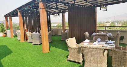 Summerset Continental Hotel By Usuma