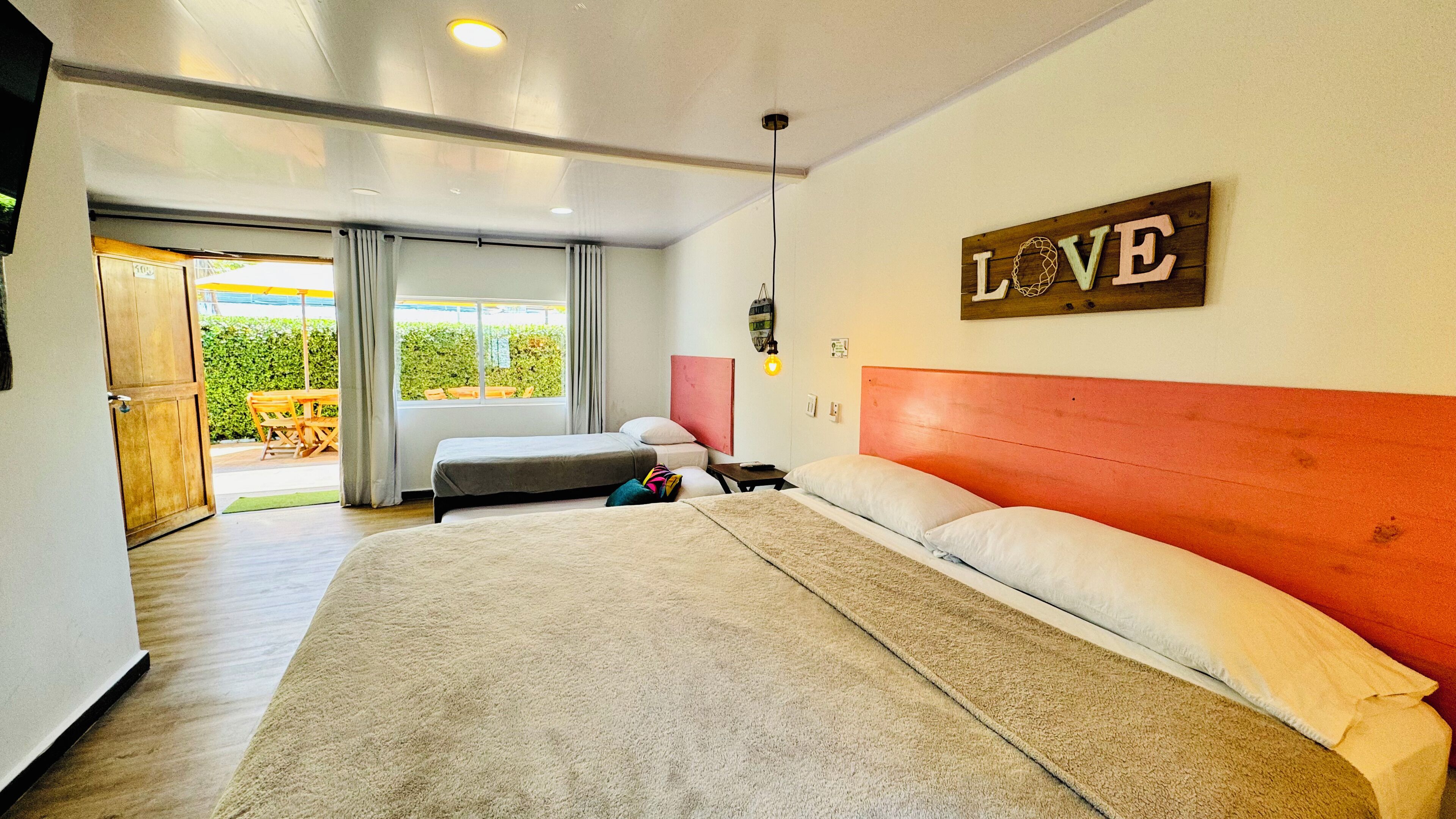 family quadruple room | 1 bedroom, in-room safe, bed sheets