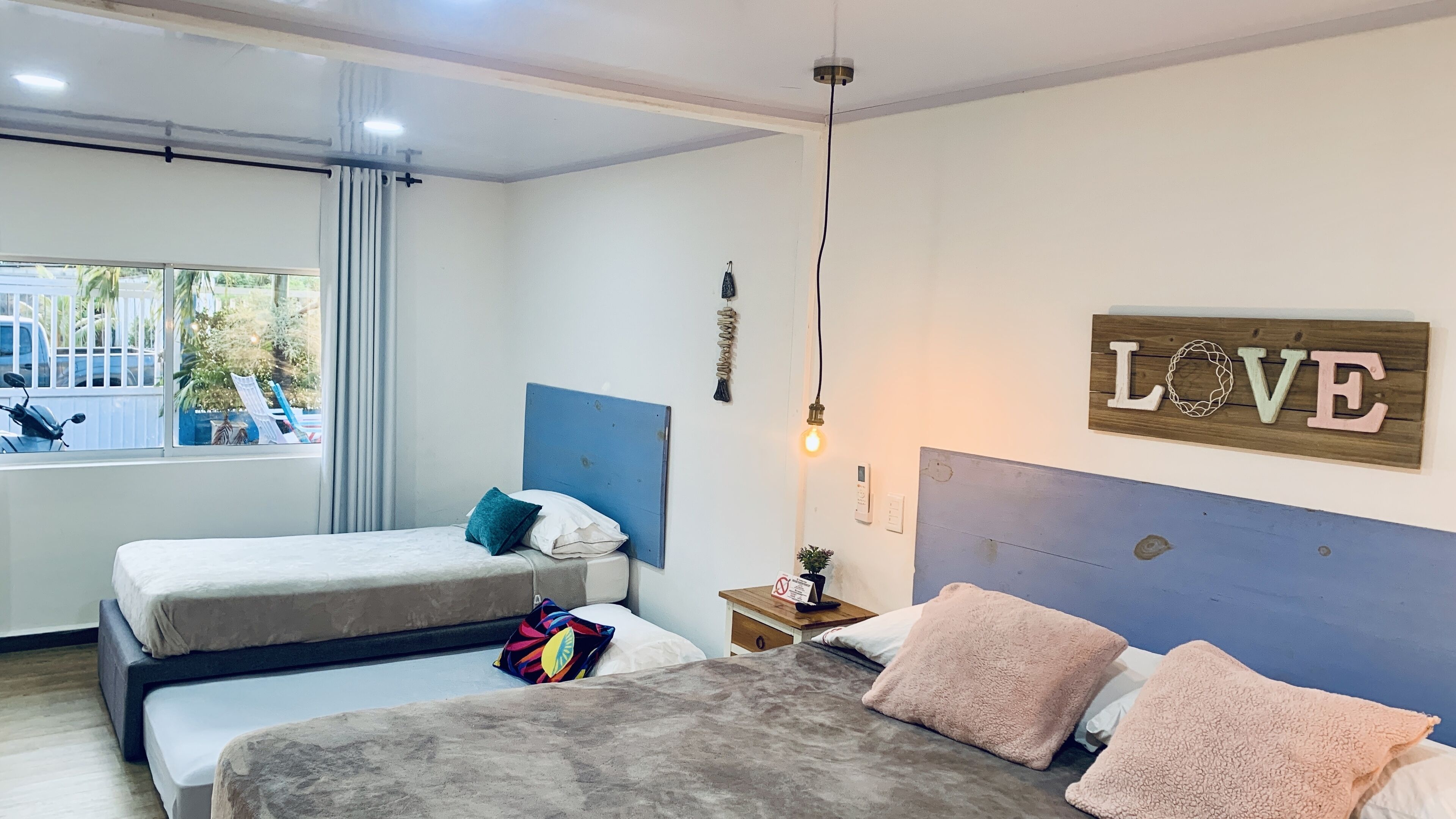 family quadruple room | 1 bedroom, in-room safe, bed sheets