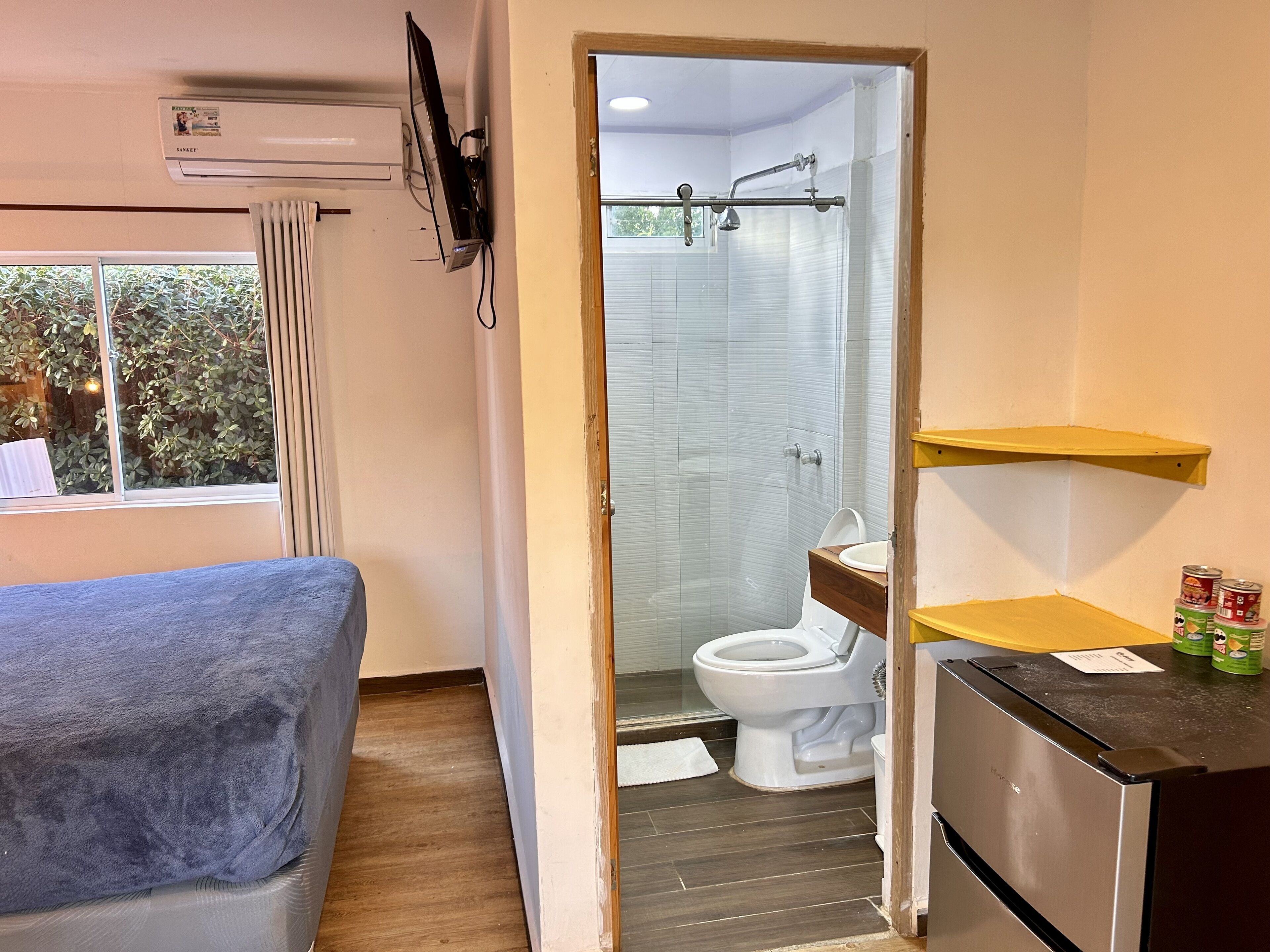 basic triple room | bathroom | shower, towels