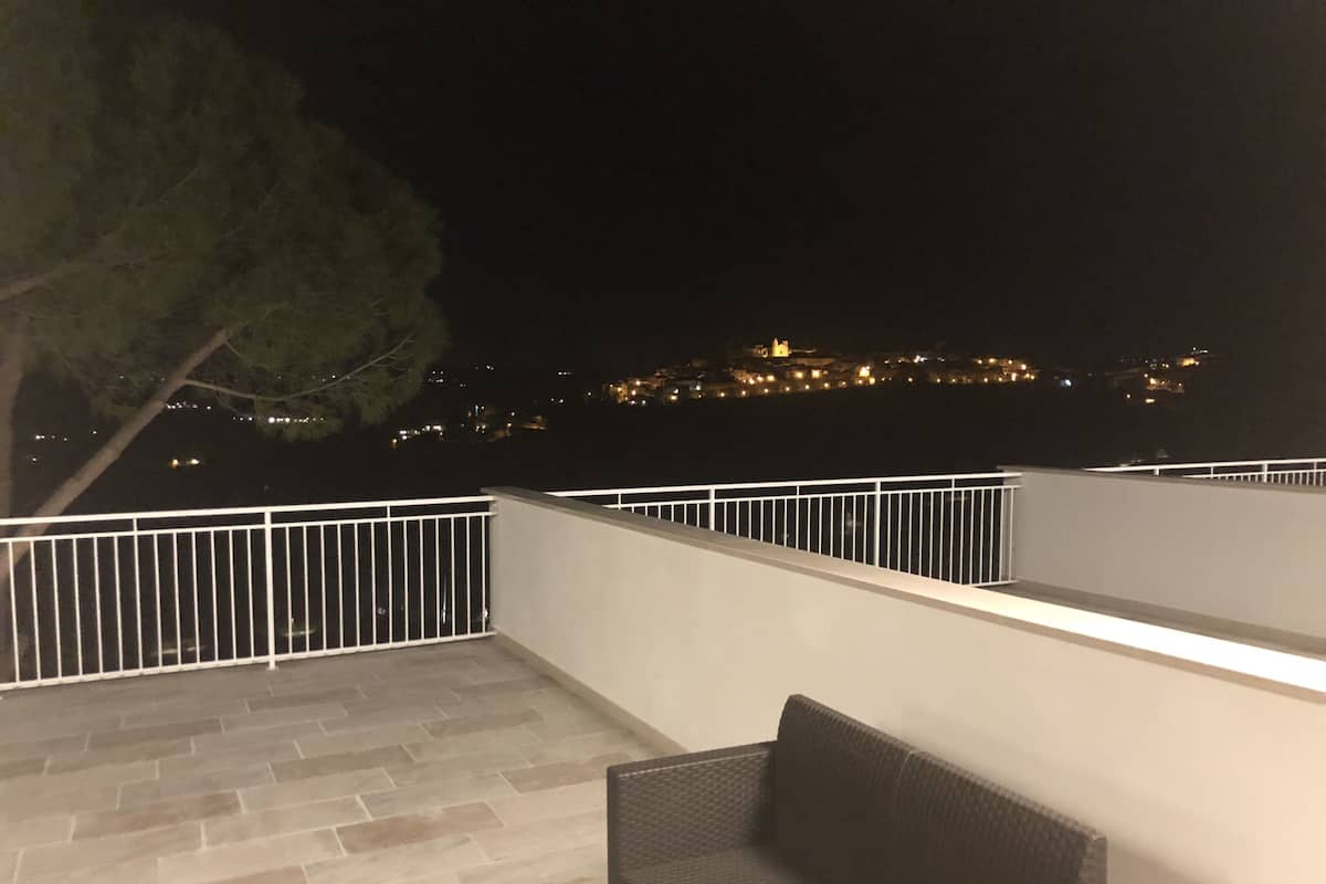 Habitación panorámica con 1 cama doble o 2 individuales, balcón, vistas a la piscina | Vistas del balcón