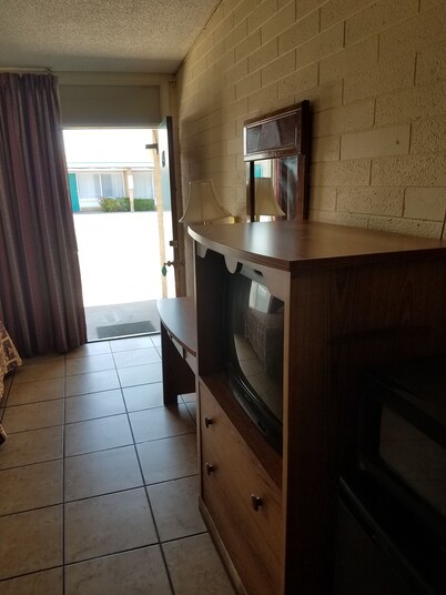 Beverly Crest Motor Inn