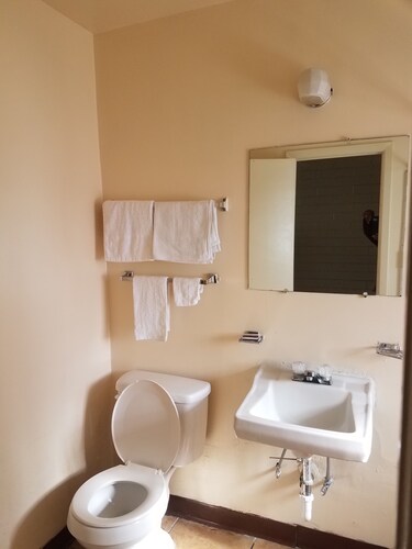 Beverly Crest Motor Inn