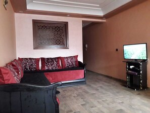 TV - Large Furnished Studio for Rent (RABAT)
