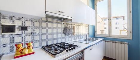 Wasserkocher mit Kaffee-/Teezubehör