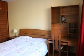 2 bedrooms, iron/ironing board, WiFi, bed sheets - B @ Home - cozy apartment in central Ulaanbaatar (Khoroo 2)