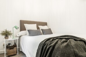 1 bedroom, iron/ironing board, free WiFi - Waou Malasaña I - Alquiler Corta Duración (Madrid)