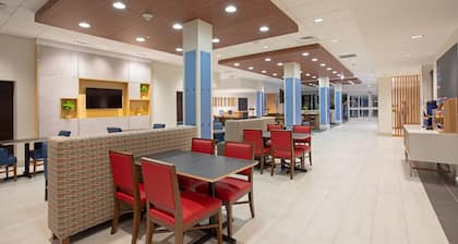 Holiday Inn Express & Suites Ely by IHG