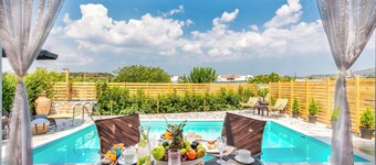 Luxurious Μodern Beachfront Villa with Private Swimming Pool ideal for Family
