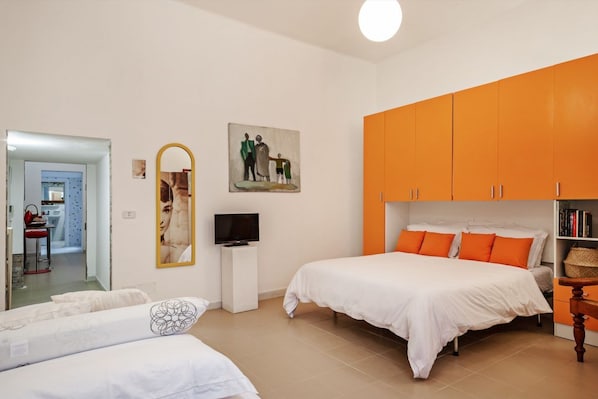 1 habitación, tabla de planchar con plancha, wifi y ropa de cama 