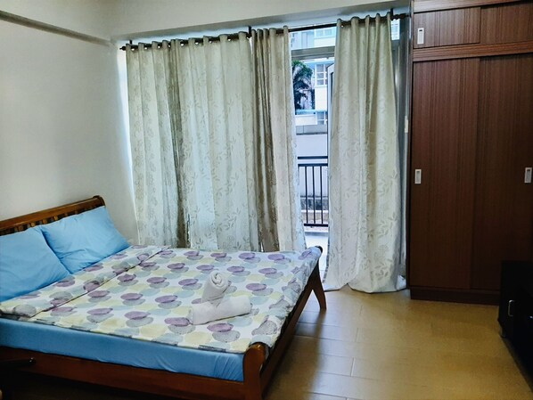 1 bedroom, iron/ironing board, WiFi, bed sheets