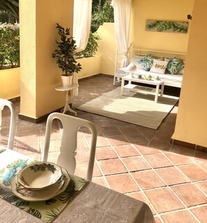 Outdoor dining - Apartment GUADALMINA, Marbella (San Pedro Alcantara)