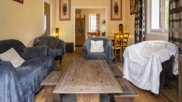 TV, table tennis, books, stereo