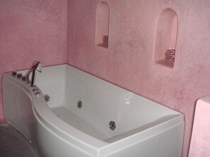 Bathtub