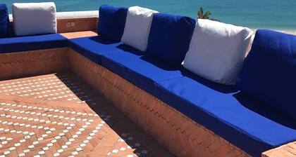 Villa pieds dans l'eau