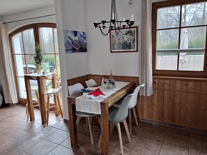 Dining - Vacation resort near the lake, pure nature, apartment, sauna & fitness, work & travel (Bad Saarow)