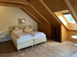 2 slaapkamers, een kluis op de kamer, een strijkplank/strijkijzer