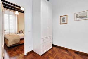 1 bedroom, iron/ironing board, free WiFi, bed sheets - Comfortable apartment for 4 people near Campo dei Fiori (Rome)