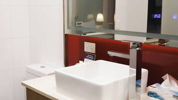 Shower, free toiletries, hair dryer, towels
