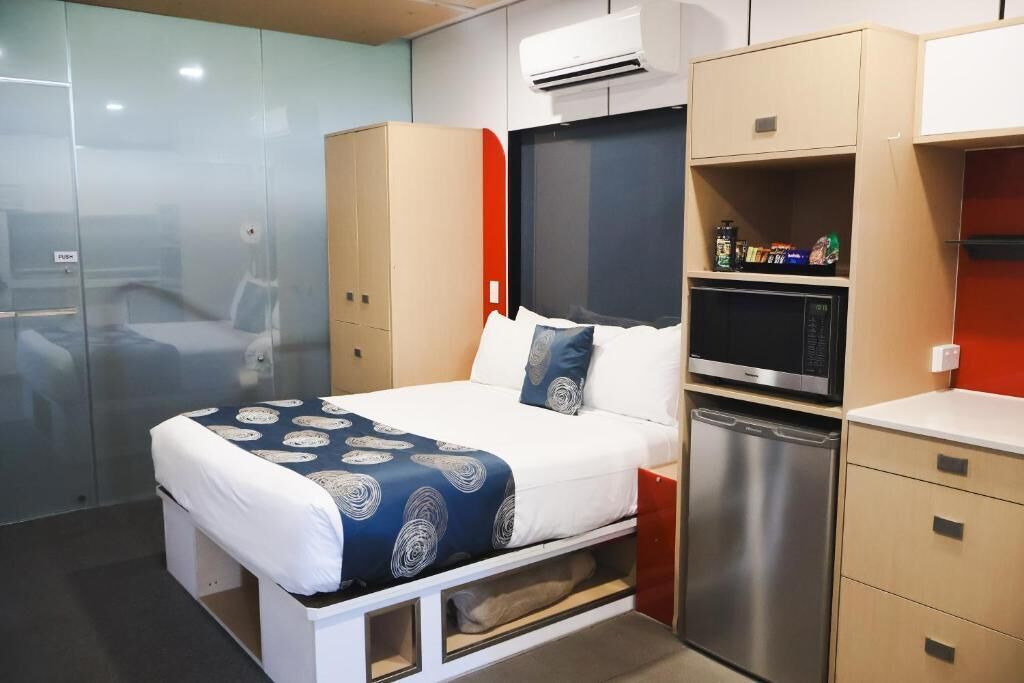 Accessible Room, 1 Queen Bed | Microwave