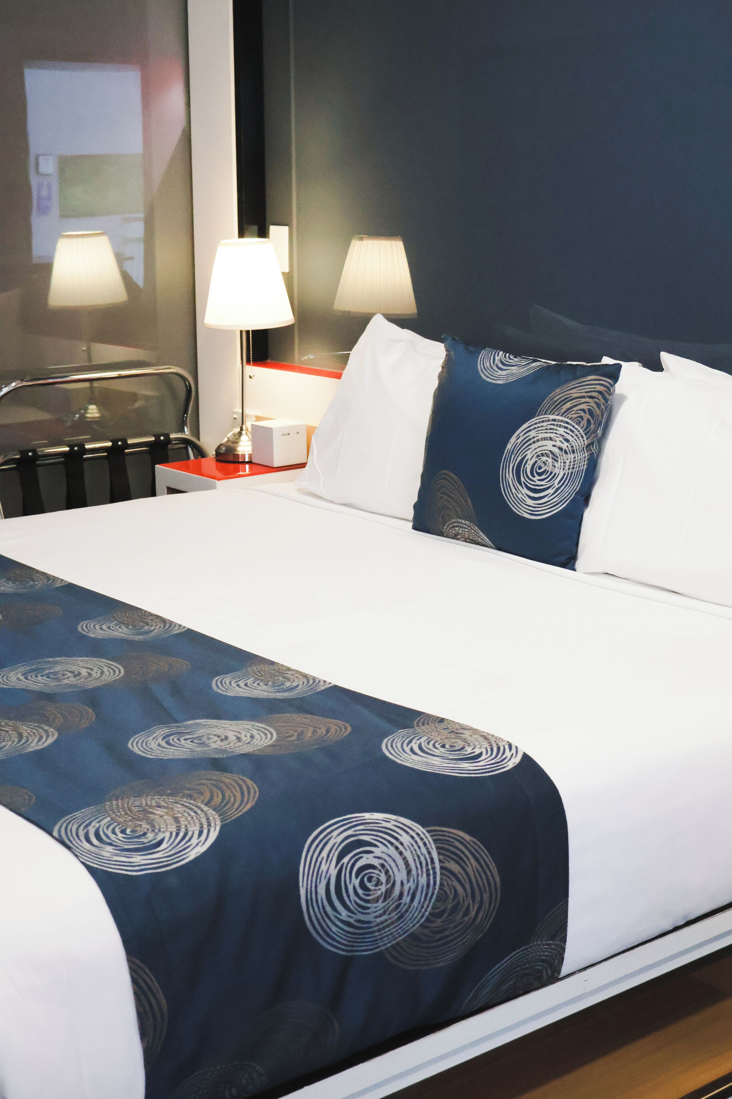 Superior Room, 1 King Bed | Pillowtop beds, iron/ironing board, WiFi (free), bed sheets