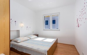2 bedrooms, free WiFi, bed sheets