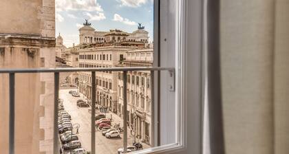 Piazza Venezia Apartment 2Bd 2Bt AC WiFi