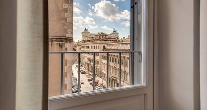 Piazza Venezia Apartment 2Bd 2Bt AC WiFi