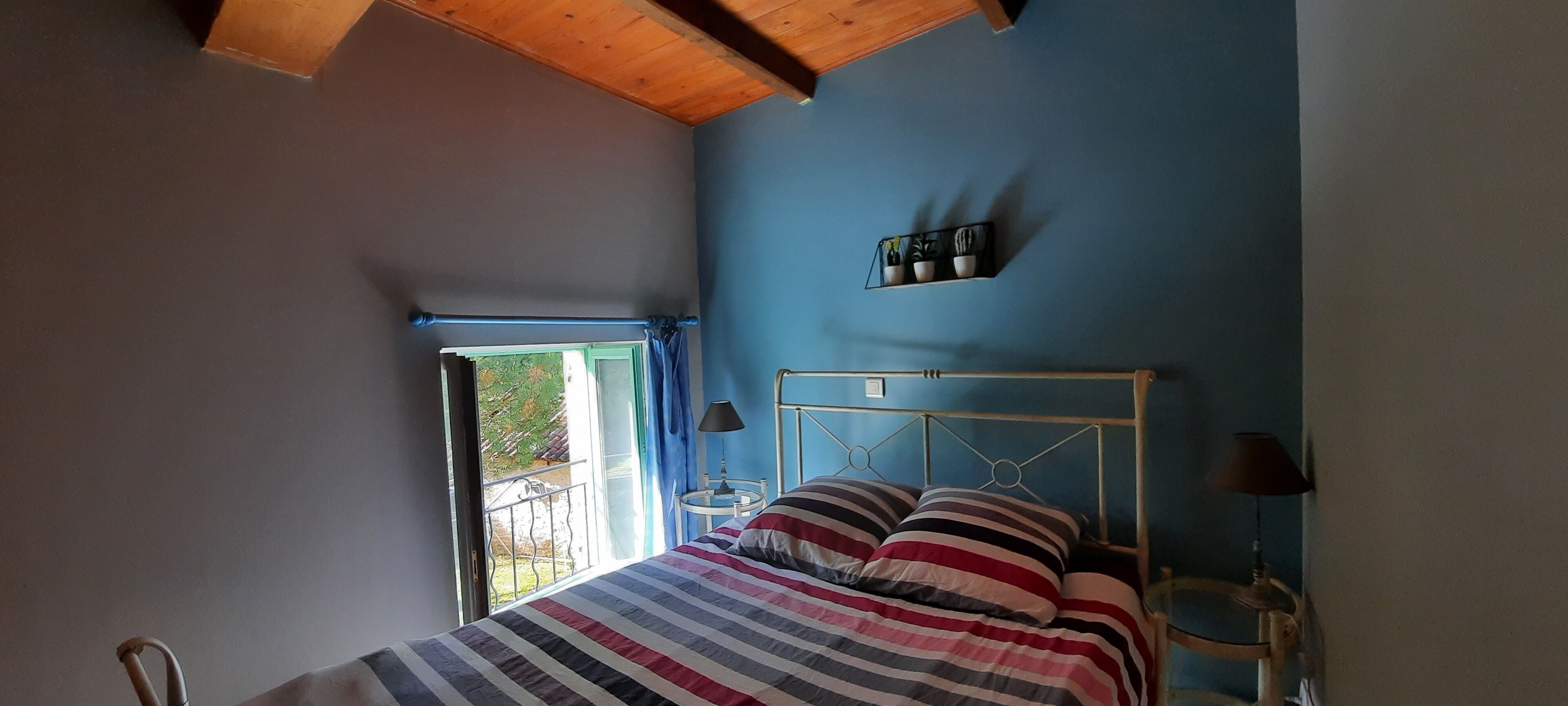 3 chambres, fer et planche à repasser, lit parapluie, Wi-Fi gratuit