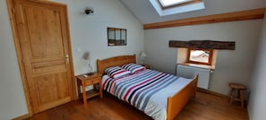 3 soverom, strykejern/-brett, reiseseng for barn og wi-fi (inkludert)