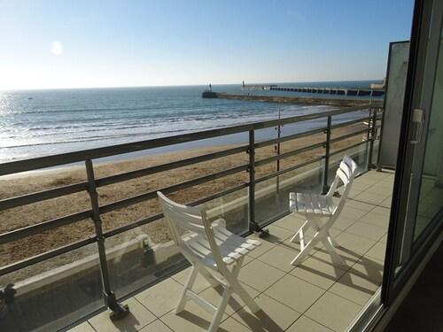 T3 face plage avec balcon et parking, aux Sables-d'Olonne