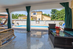Outdoor pool, a heated pool