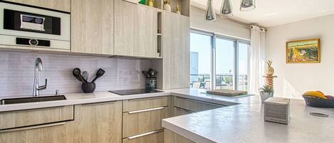 Cabinetry, Tap, Kitchen Sink, Sink, Property, Furniture, Countertop, Wood, Kitchen Stove, Kitchen