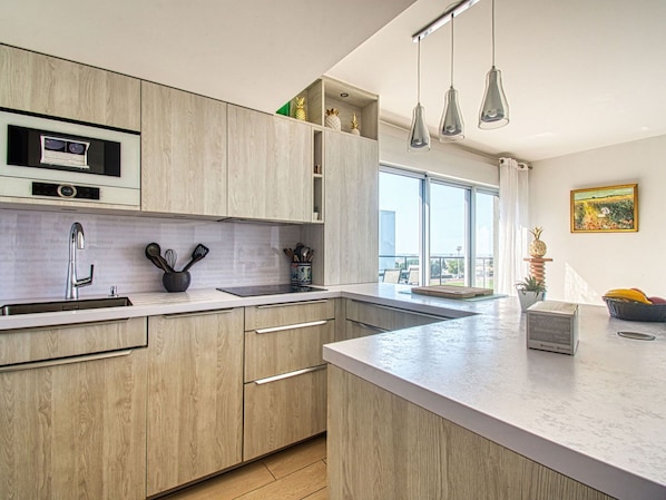 Cabinetry, Tap, Kitchen Sink, Sink, Property, Furniture, Countertop, Wood, Kitchen Stove, Kitchen