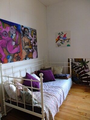 3 chambres, fer et planche à repasser, draps fournis