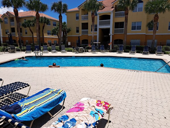 Piscine extérieure, piscine chauffée