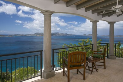 Argonauta: Spectacular Ocean Views, Privacy and Luxury - Minutes from town