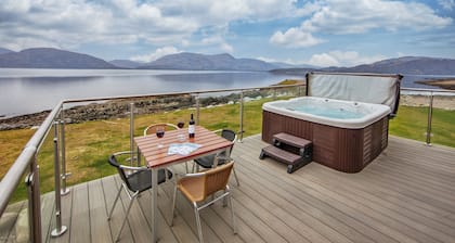 Waterfront Lodge 5 with Hot Tub