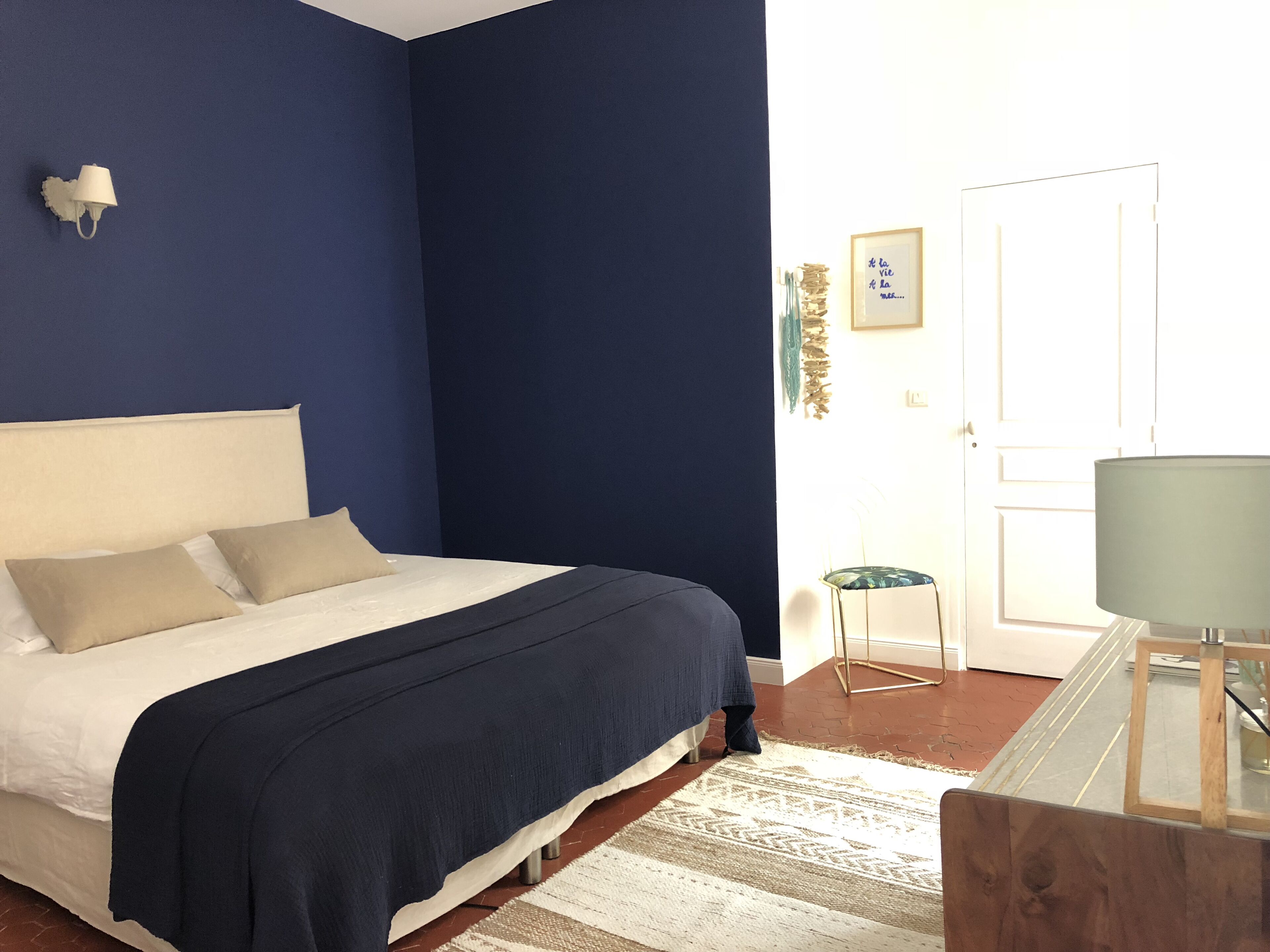 3 quartos, ferros/tábuas de passar roupa, Wi-Fi, roupa de cama