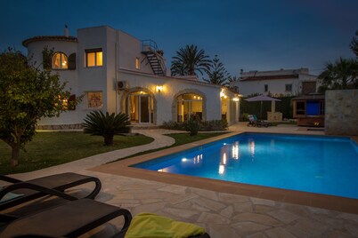 Luxury villa 200 m. on the beach pr.pool, 1250sqm garden, wellness, darts, table tennis