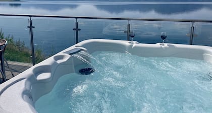 Waterfront Lodge 4 with Hot Tub