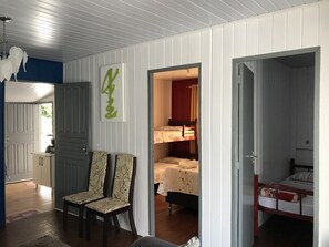 2 bedrooms, WiFi, bed sheets