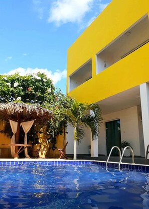 21-英寸电视（配备卫星频道）