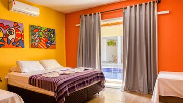 Minibar, escritorio, wifi gratis y ropa de cama