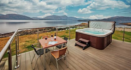Waterfront Lodge 3 with Hot Tub