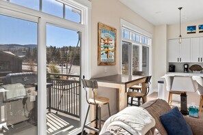 Smart TV, fireplace, video games, Hulu - Luxury Loft 24 I Hot Tub I Great Views I Best Price I Discounted Attractions (Winter Park)