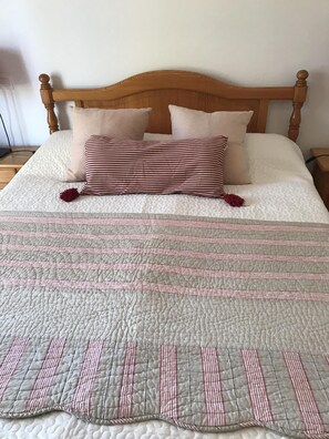 3 chambres, fer et planche à repasser, Wi-Fi gratuit, draps fournis