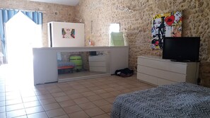 3 bedrooms, iron/ironing board, travel cot, WiFi