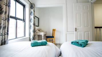 2 bedrooms, iron/ironing board, travel crib, free WiFi