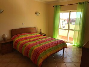 2 bedrooms, desk, soundproofing, iron/ironing board